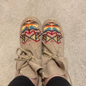 Brand new never worn Tom Native Boots